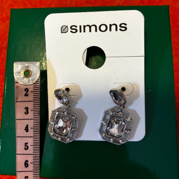 Silvery sparkly shiny rhinestones square earrings NWT - Picture 4 of 5